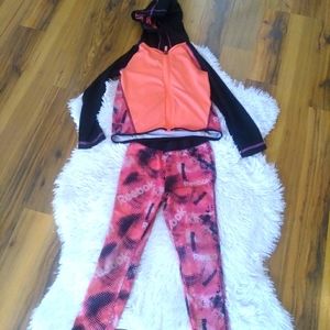 Matching Reebok outfit.